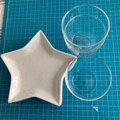 星形の小皿と耐熱カップ　