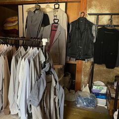 家の中の大量の古着（ネルシャツ、ジャケット、ベストetc）無料で...