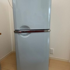 引渡し終わりました。レトロ調デザインの小型三菱冷凍冷蔵庫