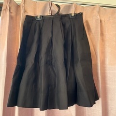 エミリオプッチ　定価88,000円　シルクのスカート　黒　新品