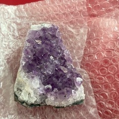 紫の石