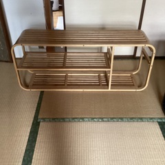 竹で出来た椅子兼棚