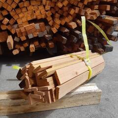 木材　針葉樹　ソロキャンプ　天然材　自然材　着火材　端材　　