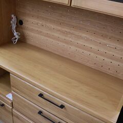 253)【美品】ニトリ キッチンボード 食器棚 KBドニントン120KBS LBR 天然木 オーク材 アンティーク調 2020年製 参考価格81,380円 NITORI