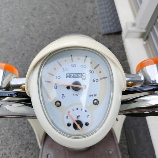 2646.お洒落可愛い♪ スクーピー 安心の水冷エンジン シート、ミラー