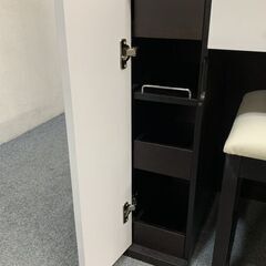 IDC大塚家具 カルラ 高級モダン ドレッサー LEDライト スツール 三面鏡 鏡台 スタイリッシュ 収納 松永公房 中古 店頭引取歓迎 R7207)