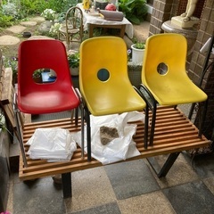 (お取引中)子供用椅子　2脚　1脚(黄色)ジャンク