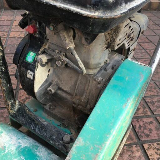 ミカサ MVC-F60VL プレート 転圧機 ※燃料コック部分固くなっております【市川行徳店】【店頭取引限定】【中古】管理番号：IT0UAD050Z60 ミカサ MVC-F60VL プレート 転圧機 ※燃料コック部分固くなっております