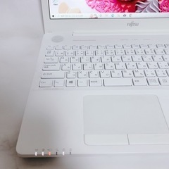 B-22 TOSHIBA【SSD搭載♡第7世代cpu】ホワイトノートPC B-22 TOSHIBA【SSD搭載♡第7世代cpu】ホワイトノートPC