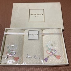 NINA RICCI ニナリッチ刺繍入りフェイスタオル3枚組