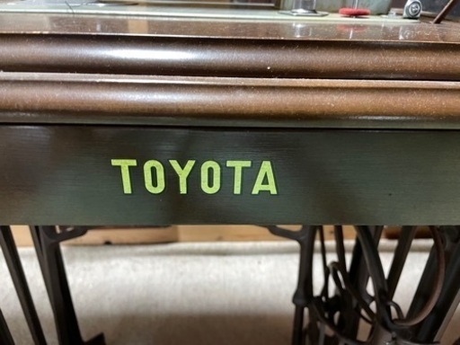 TOYOTA 愛知工業 足踏みミシン アンティーク ミシン 鉄脚 昭和レトロ 当時物 トヨタミシン