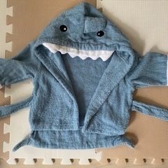 赤ちゃん　バスローブ　サメ