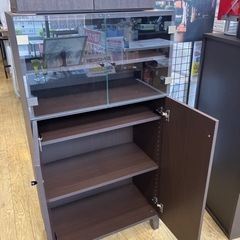 10/7値下げ致しました！！⭐️美品⭐️キャビネット ダイニングボード 収納  脚付き 4019