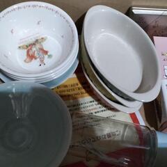 グラタン皿刺身皿と スヌーピー空き缶