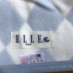 ELLE  淡いブルー＆ホワイト　毛布