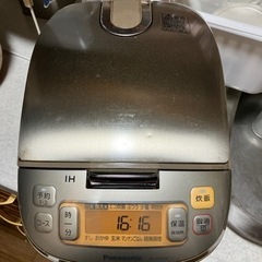 掃除済み炊飯器　パナソニックSR-HG104