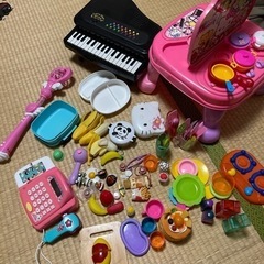女の子おもちゃ　キッチン、ドレッサー、ピアノ、レジ