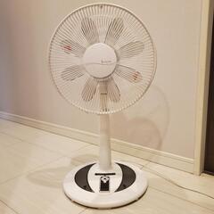 リモコン付き8枚羽根扇風機　Living Fan