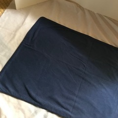 枕カバー紺色ジッパー付ティシャツ素材