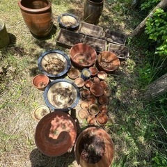 陶器の鉢と壺あげます。