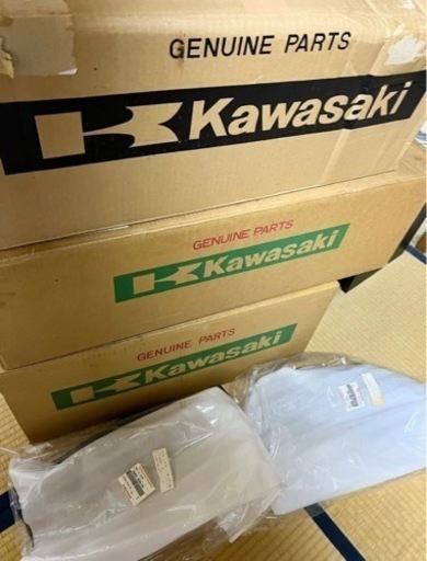 究極お宝！KAWASAKI 純正 当時物 完全未使用 Z2 750RS 外装5点セット