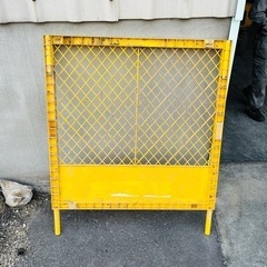 【中古品】プラスチックフェンス プラフェンス 100cm×118cm 黄色 30枚 ガードフェンス グリーン 工事現場 建築 バリケード 