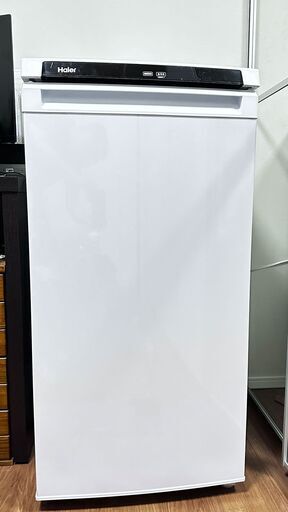 ほぼ新品】冷凍庫（ハイアール製 １０２L JF-NU102D