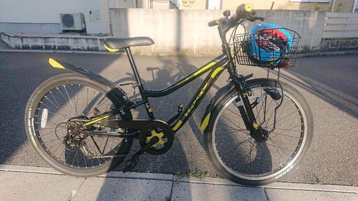 自転車24インチ ヘルメットと付き美品