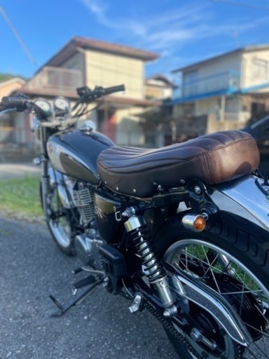 めっちゃお得ヤマハSR400のカスタムシート(^^)♪美品♪