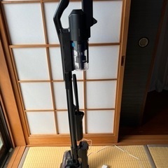 充電式サイクロンスティック掃除機！未使用品