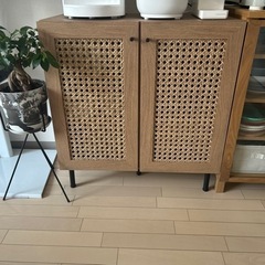 美品【LOWYA】ラタン調キャビネット　韓国風インテリア　棚　収納家具