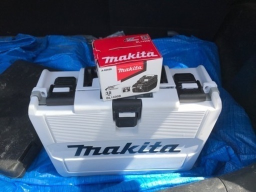 中古マキタmakitaインパクトとバッテリー新品