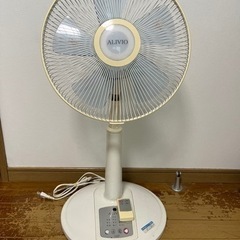 引渡済　動作確認済　5枚羽根扇風機　6時間タイマー　リモコン付き