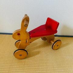 木製の三輪車