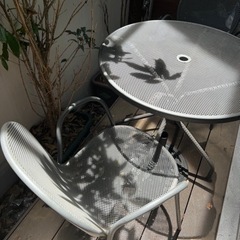 ガーデンテーブル&椅子2脚セット