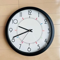 【ほぼ新品】シンプルな掛け時計！