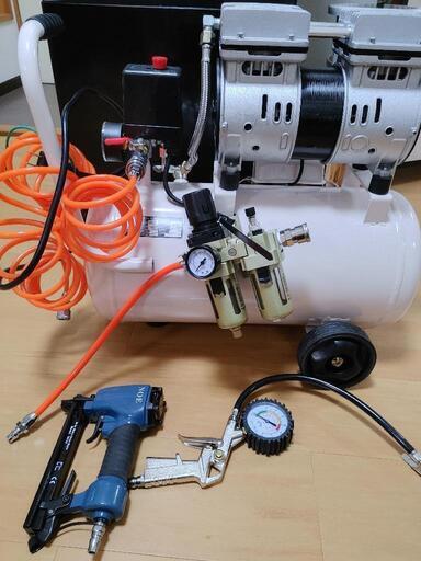 オイルレス　エアーコンプレッサー 100V 30L
