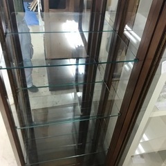 ☆値下げ☆ A2306-149 5段収納キャビネット　三面ガラス　引き出し付き　汚れ　キズあり