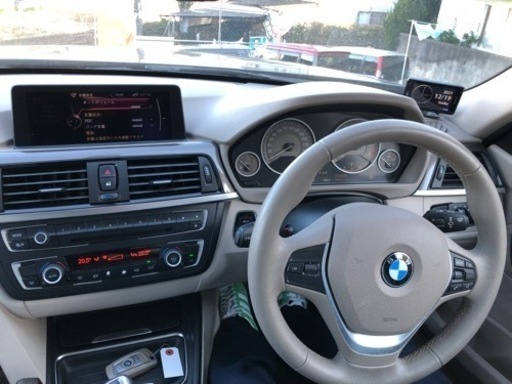 File:BMW 3er Touring Luxury Line (F31) – Frontansicht, 7
