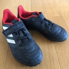 サッカーシューズadidas