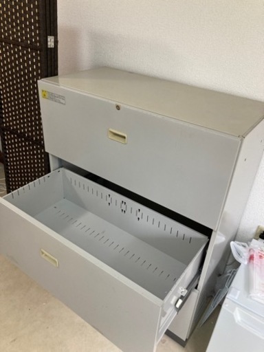 値下げしました！鍵付きキャビネット