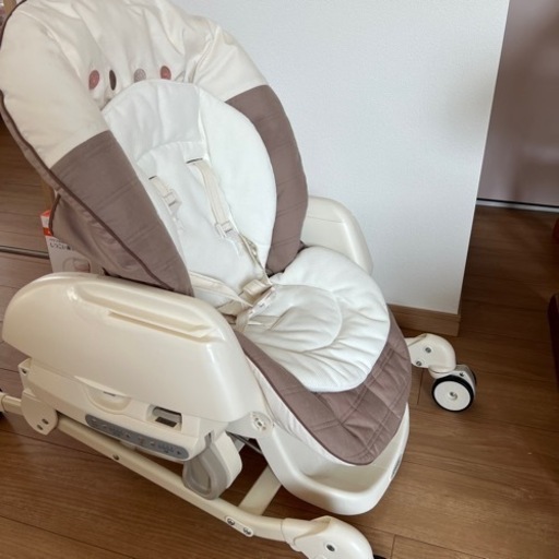 combi ネムリラ AUTO SWING エッグショック BE ココアブラウン