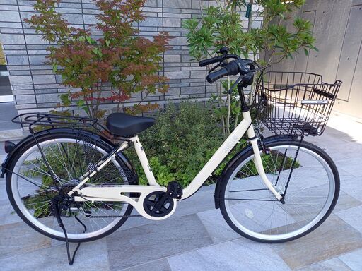 ☆新品同様☆パンクしない自転車　26型　CHACLE　クリーム白色　６段変速