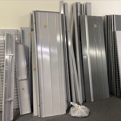 ≪T263ジ-⑧≫ 屋内用 中型物置 連続型 幅1530+幅1530 奥行1370 2室タイプ イナバ物置? レンタル倉庫 室内使用/分解保管 現状品