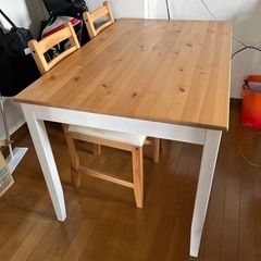 無料　IKEAダイニングテーブル　ニトリベンチソファ