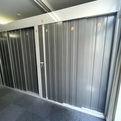 【ヤ取6/23終了】≪T264ジ-⑨≫ 屋内用 中型物置 連続型 幅1790+幅1530 奥行1790 2室タイプ イナバ物置? レンタル倉庫 室内使用/分解保管 現状品