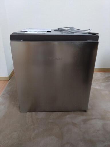 【新品同様2022製】小型冷蔵庫45L　HISENSE HR-A45S シルバー