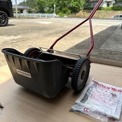 芝刈り機 手動式 バロネス LM4D 家庭用リール式 刈幅30cm 芝生の手入れ 刃研ぎ研磨機能付き 小型 手押し式