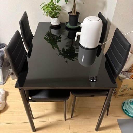 テーブル チェア 4人掛け 長方形 ガラステーブル (5点セット／ブラック)