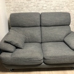 カグマニア】【引き取り限定】カリモク 本革張り2Pソファー
